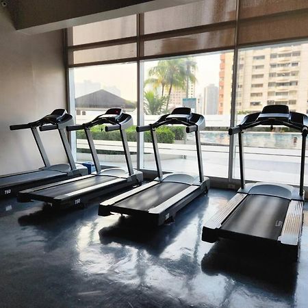 Makati Penthouse With Stunning City Skyline View Manila Eksteriør billede