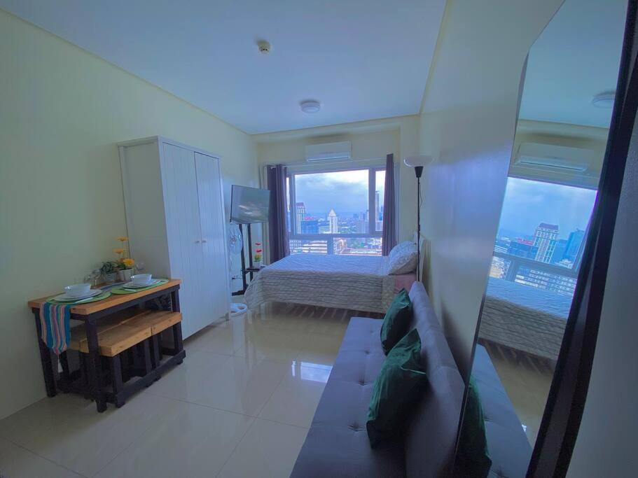 Makati Penthouse With Stunning City Skyline View Manila Eksteriør billede