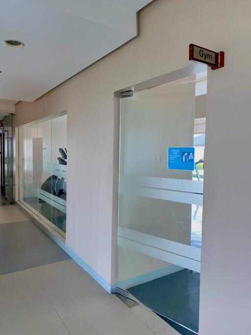 Makati Penthouse With Stunning City Skyline View Manila Eksteriør billede