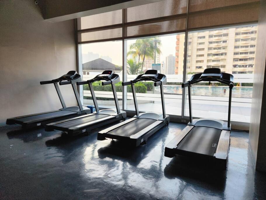 Makati Penthouse With Stunning City Skyline View Manila Eksteriør billede